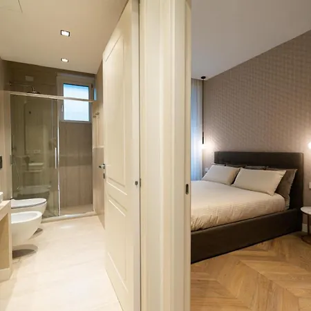 Апартаменты Palazzo Fontana Duomo View Golden House *