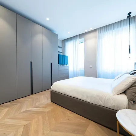 Palazzo Fontana Duomo View Golden House Milano