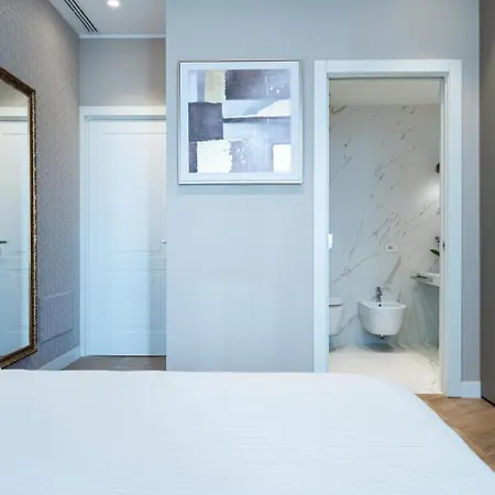 Apartment Palazzo Fontana Duomo View Golden House *